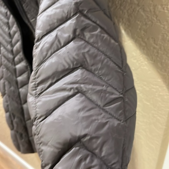 Michael Kors down fill packable jacket - Picture 4 of 6